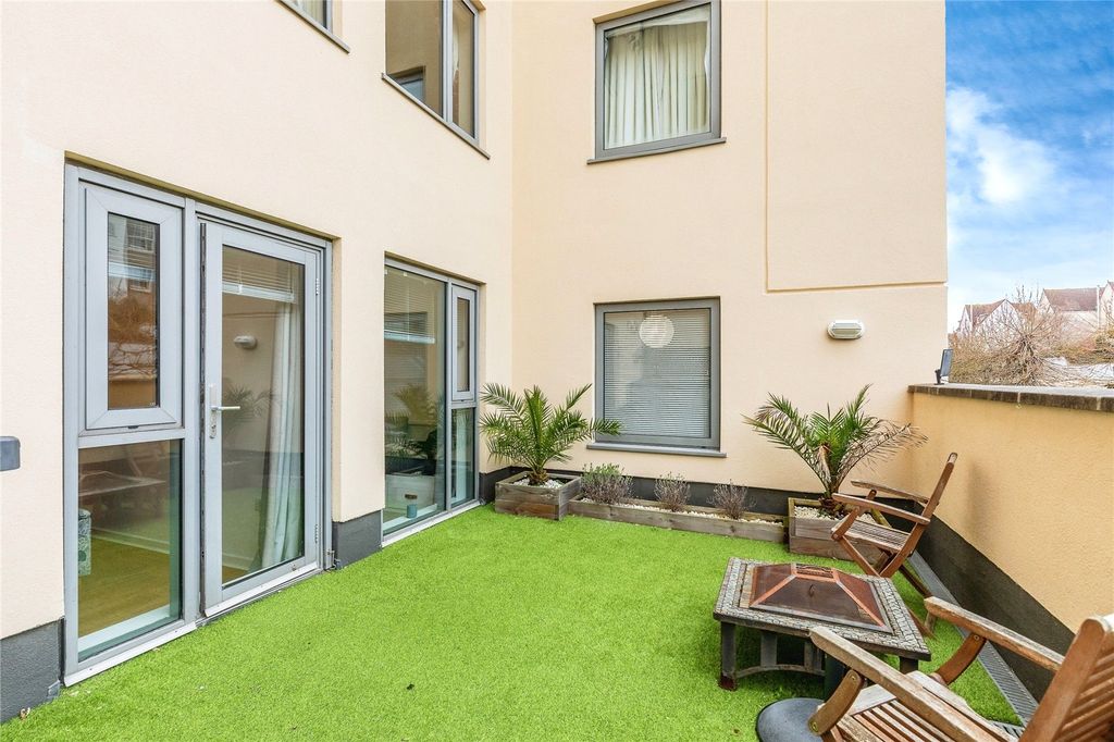 Property photo 1 of 17 Picture No. 09