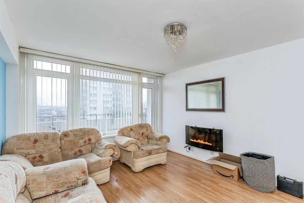 Property photo 3 of 19