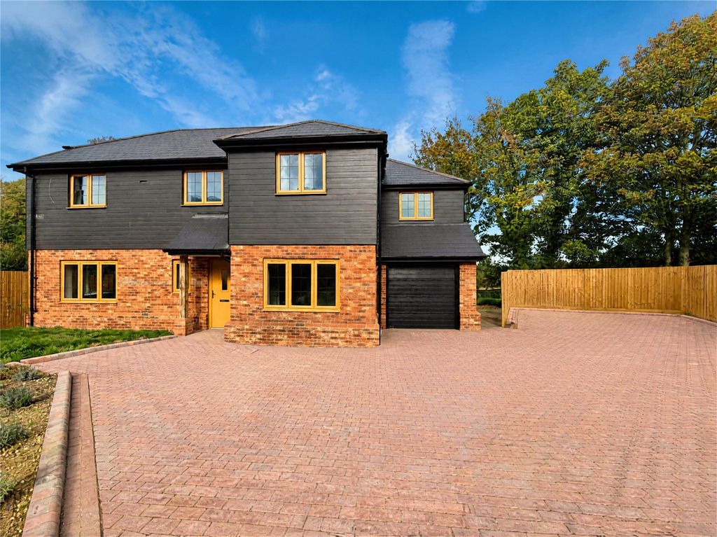 Property photo 1 of 9 Picture No. 11