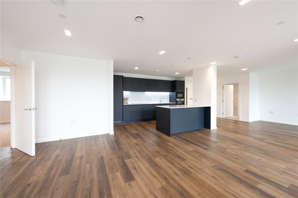 Property photo 2 of 14 Reception Room