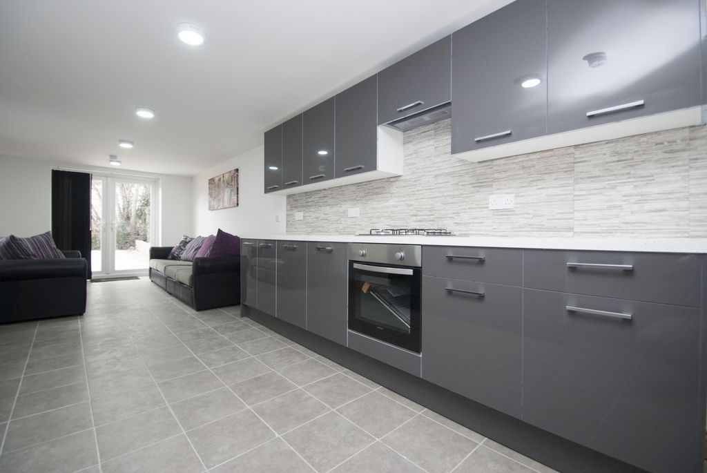 Property photo 1 of 18 Photo 3