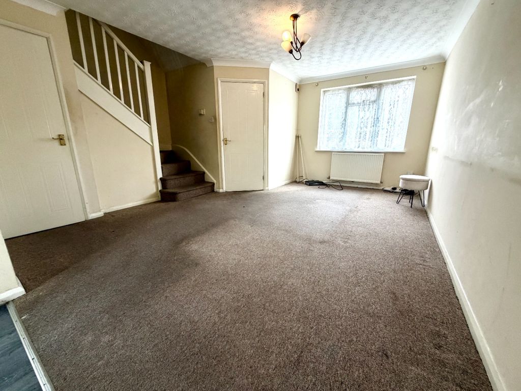 Property photo 2 of 12 5263363