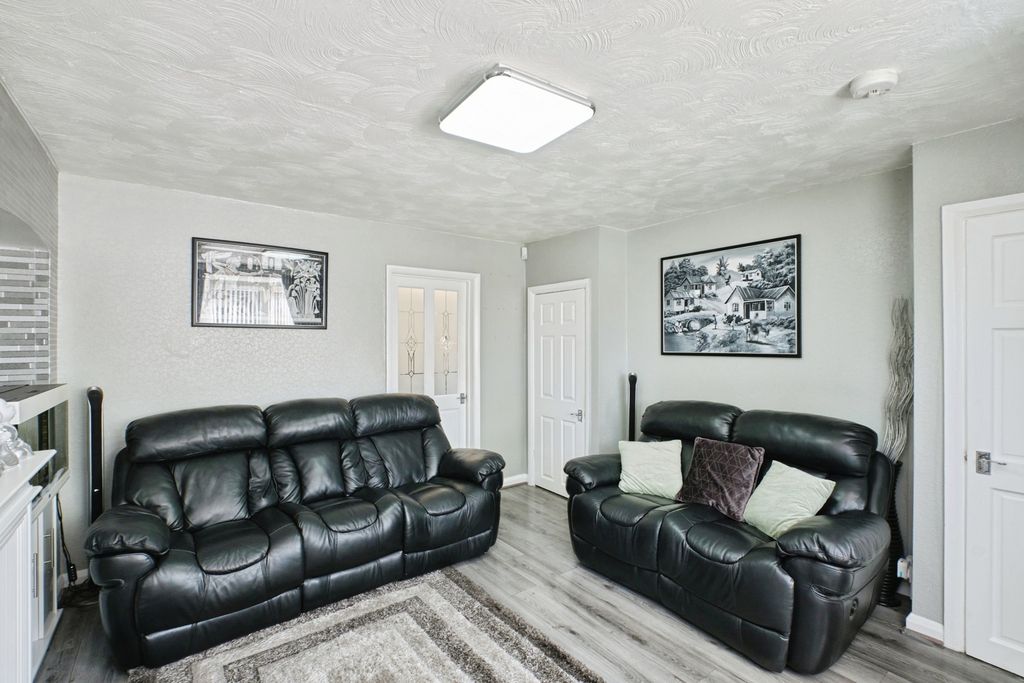 Property photo 3 of 25 Pbox-Img.Jpg