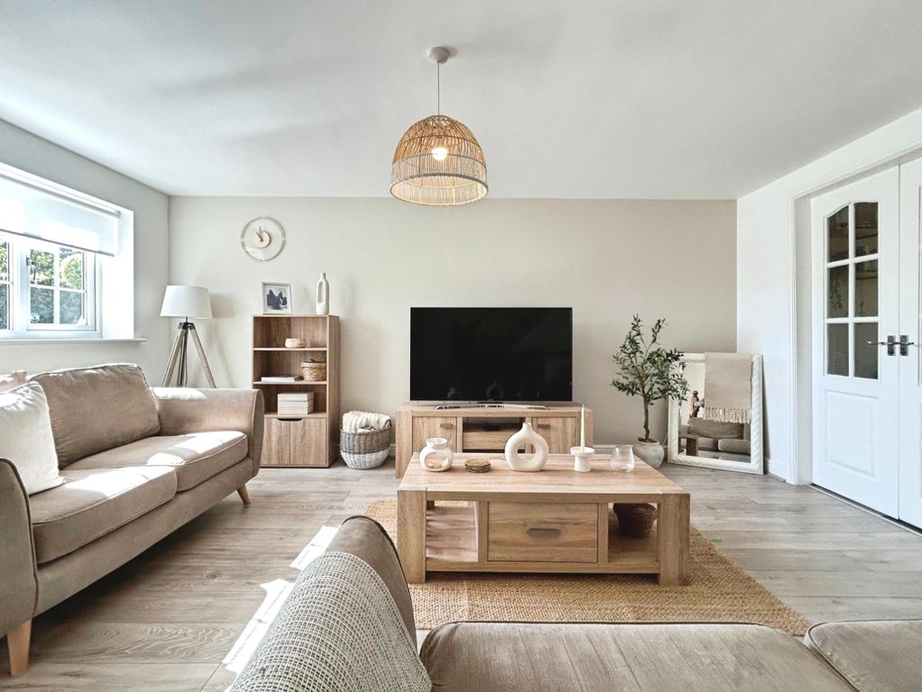 Property photo 2 of 31 Pbox-Img.Jpg