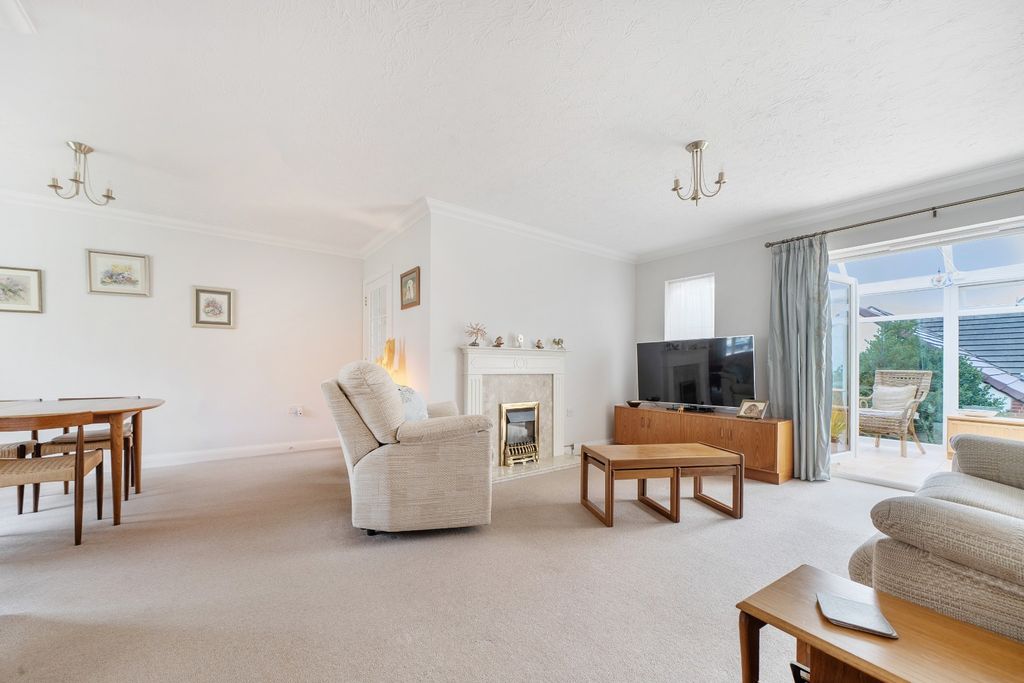 Property photo 2 of 16 5567343