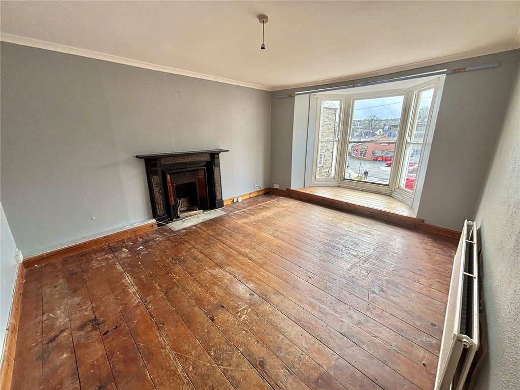 Property photo 3 of 19 Picture No. 04