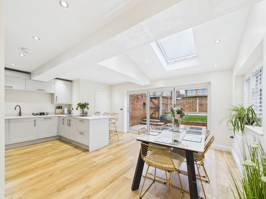 Property photo 1 of 31