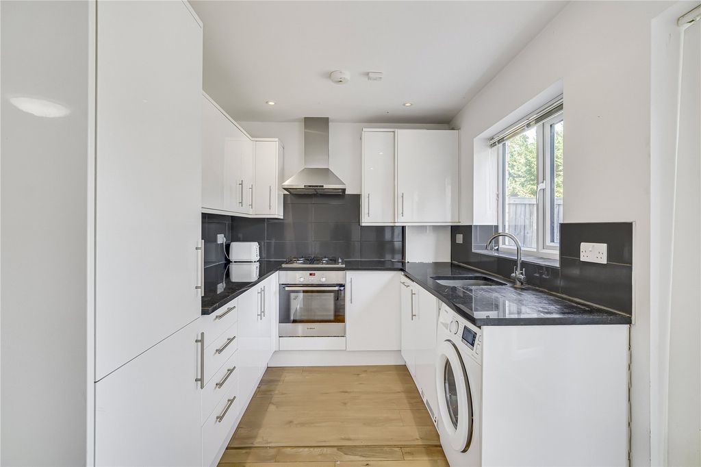 Property photo 1 of 10 Picture No. 08