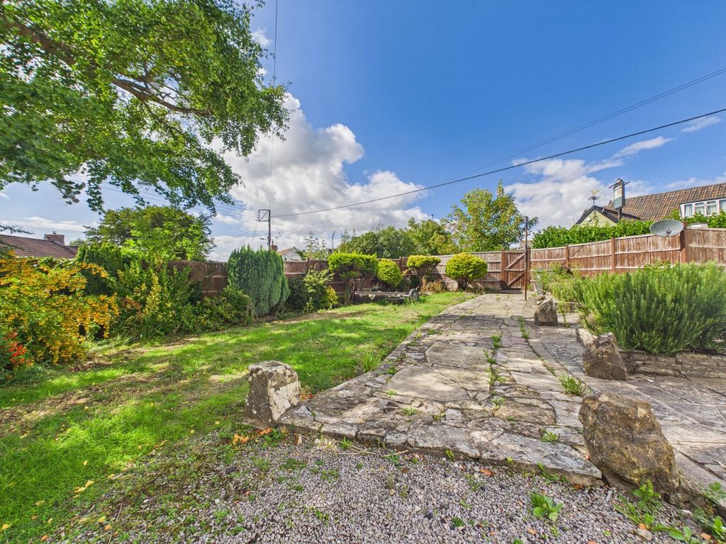 Property photo 2 of 31