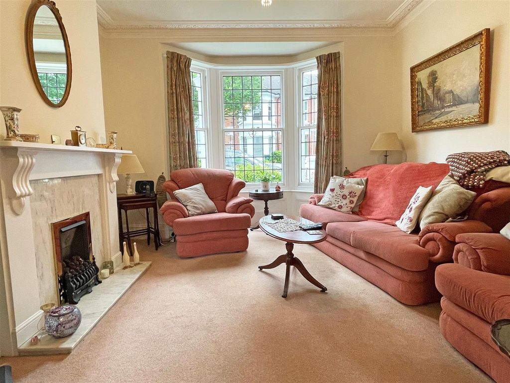 Property photo 3 of 14 L2A.Jpg