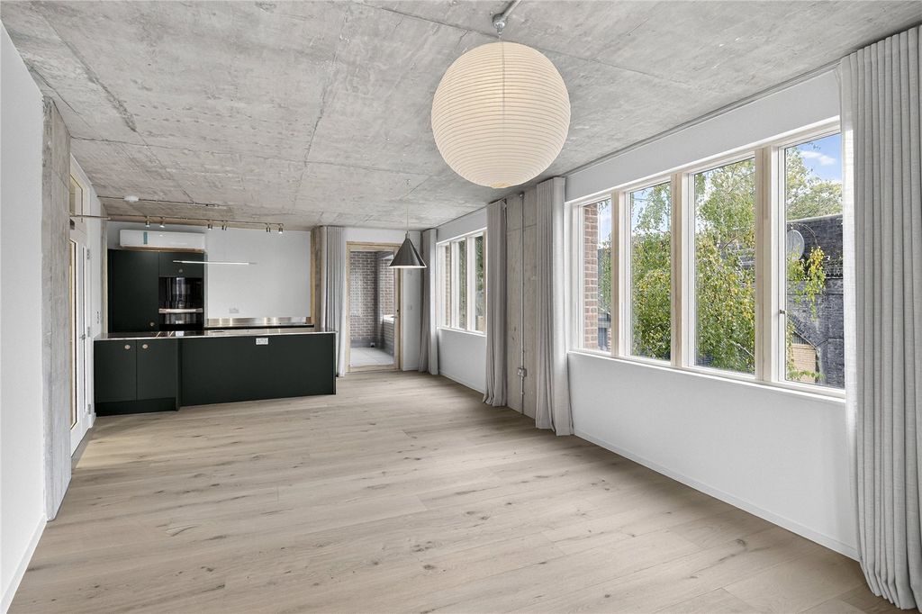 Property photo 1 of 20 Picture No. 11