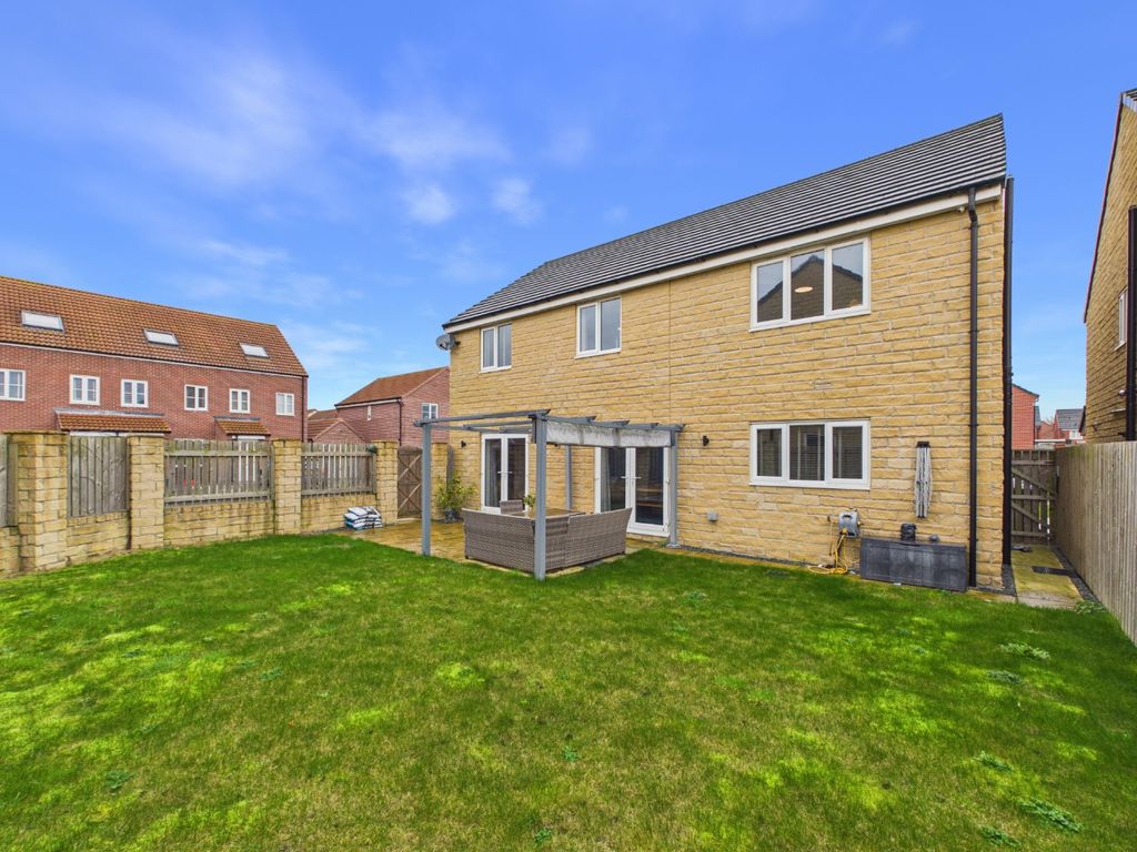 Property photo 3 of 32 4904196