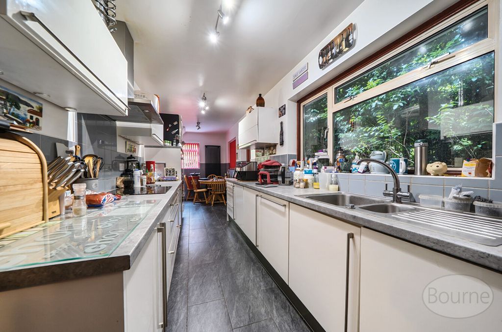 Property photo 2 of 10 Ebb09910-Ebd3-400...