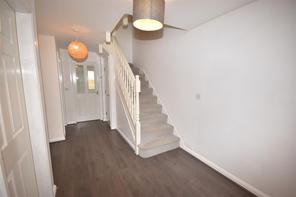 Property photo 2 of 24 Entrance Hallway