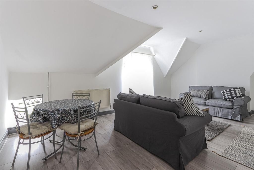 Property photo 2 of 15 Ninian Road 36, C-7.Jpg