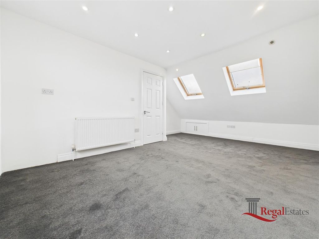 Property photo 3 of 31 Cam02489G0-Pr0230-Still025.Jpg