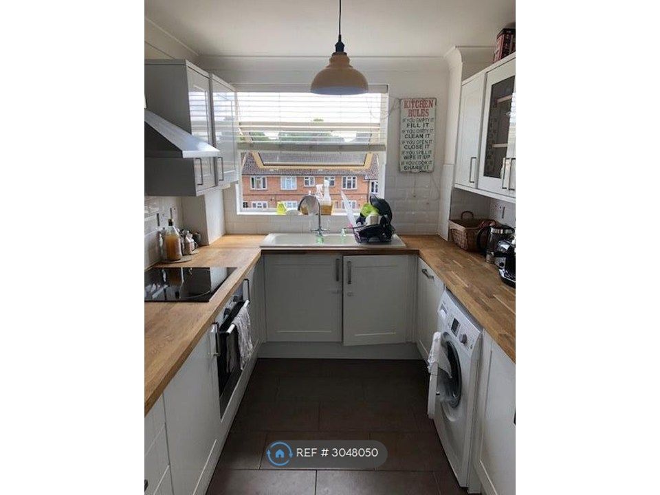 Property photo 3 of 16 Kitchen