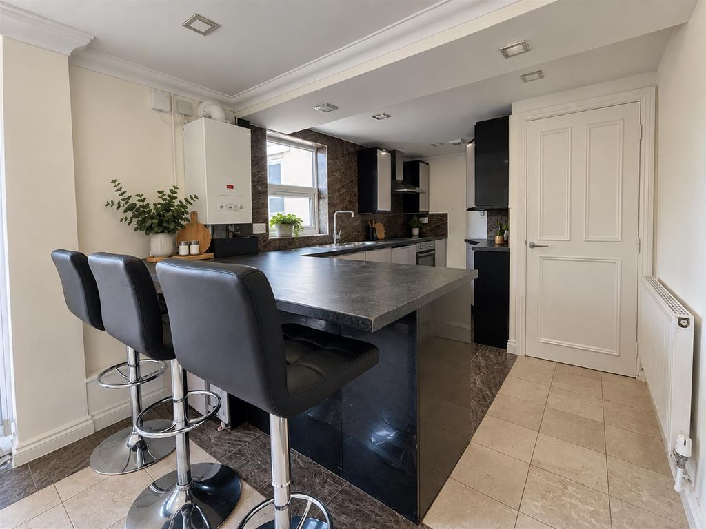 Property photo 2 of 12 Kitchen Ai.Png