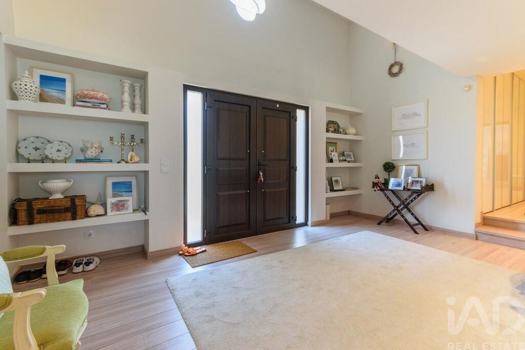 Property photo 2 of 40
