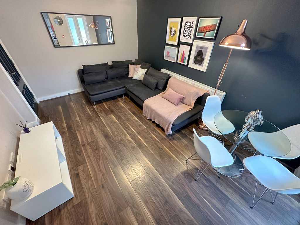 Property photo 1 of 11 6