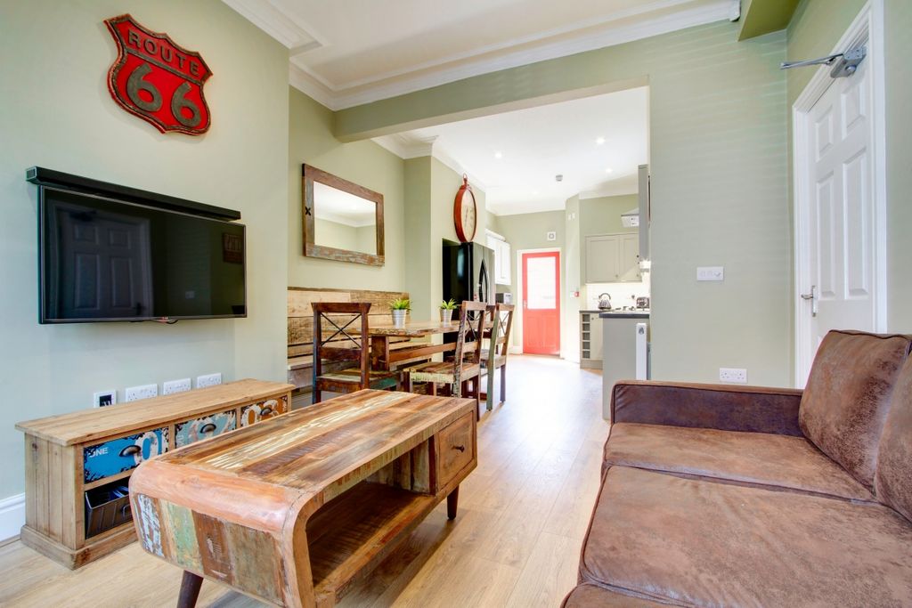 Property photo 1 of 14 Photo 0