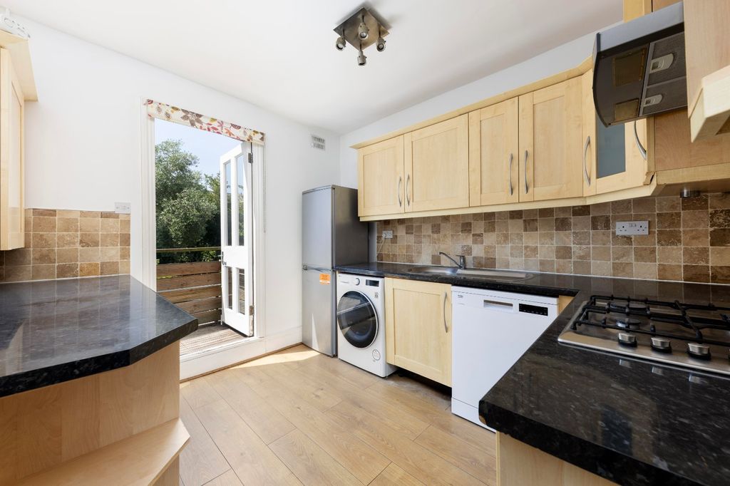 Property photo 3 of 7
