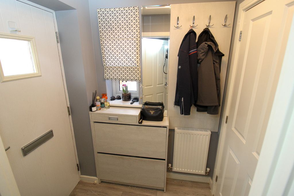 Property photo 3 of 24