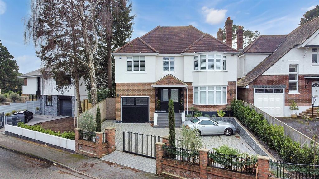 Property photo 2 of 32 Front