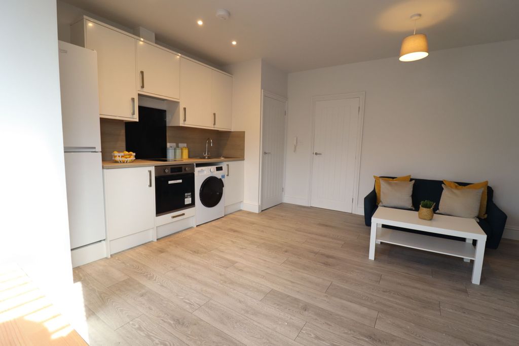 Property photo 2 of 22