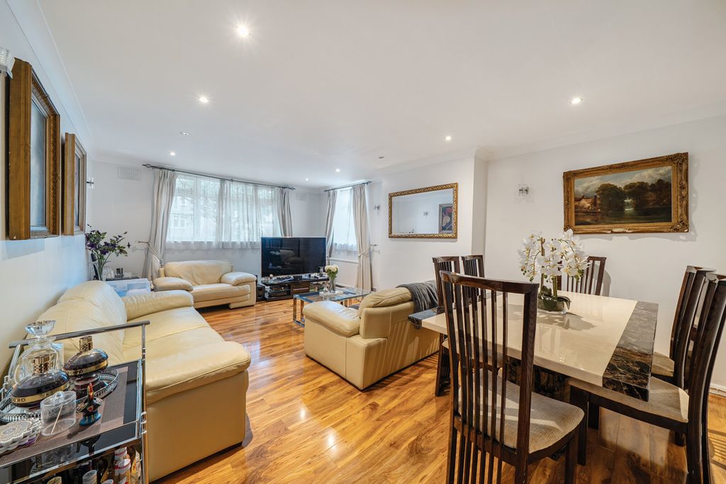 Property photo 2 of 21 1341818-4-68A5c61...
