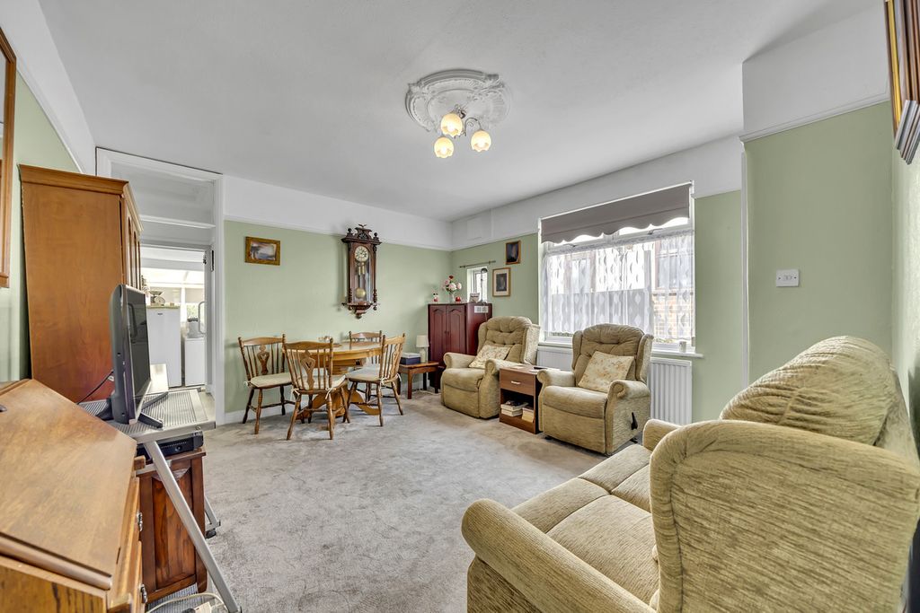 Property photo 3 of 20