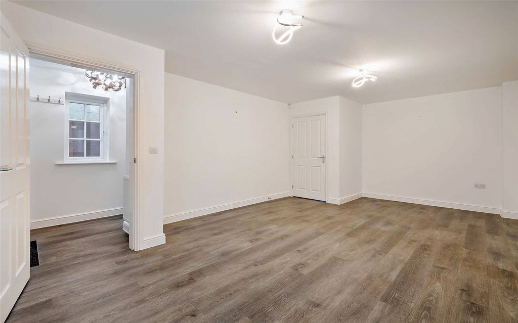 Property photo 2 of 17 Sitting Room