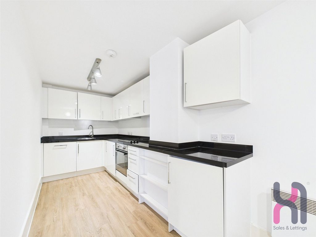 Property photo 3 of 8 Picture No. 23