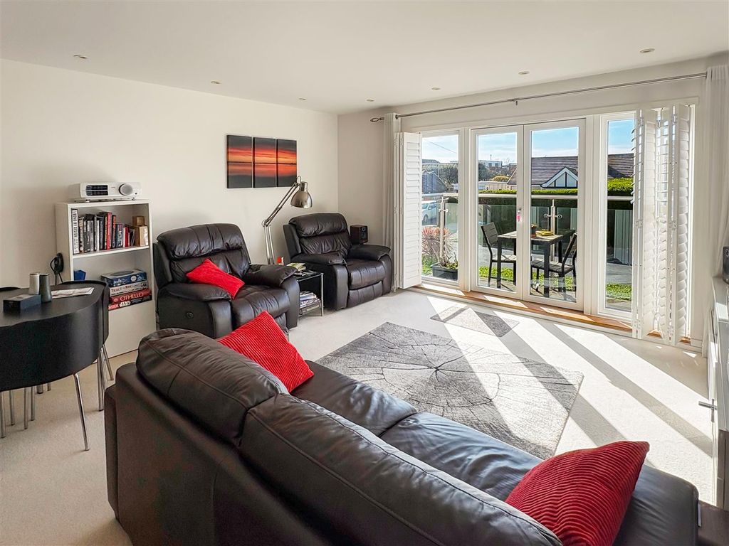 Property photo 2 of 14 Image00006.Jpg