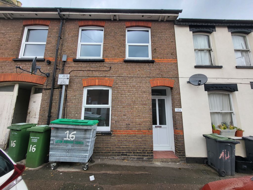 Property photo 1 of 6 1 Bed Ground Floor Flat On Tavistock Street Available Now