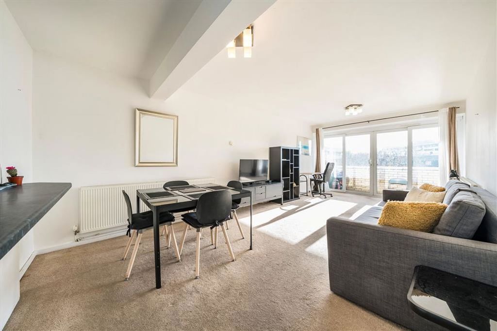 Property photo 2 of 7