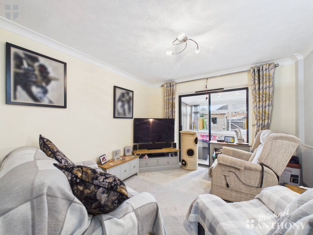 Property photo 2 of 17 Cam03218G0-Pr0963-Still021