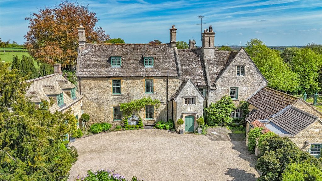 Property photo 3 of 33 Frontage And Parking