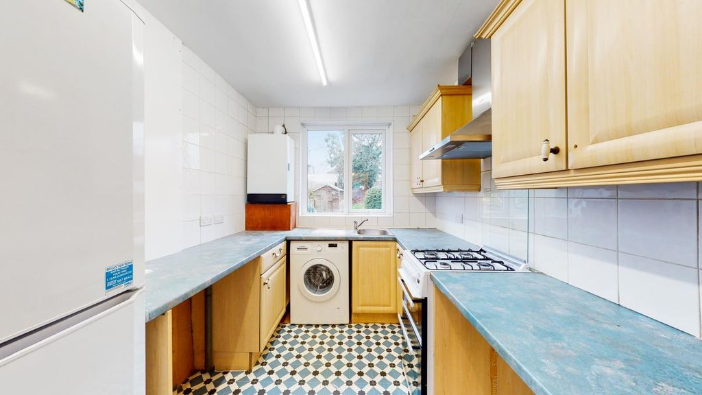Property photo 3 of 16 Kitchen