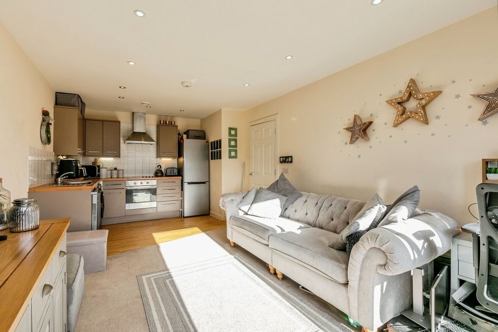 Property photo 2 of 10 Pbox-Img.Jpg