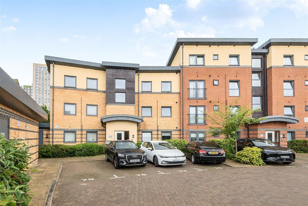 Property photo 1 of 9 Fountain Court - Front 1.Jpg