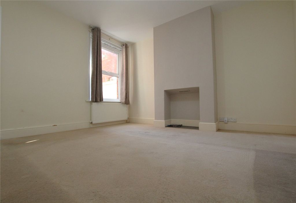 Property photo 3 of 9 Picture No. 12