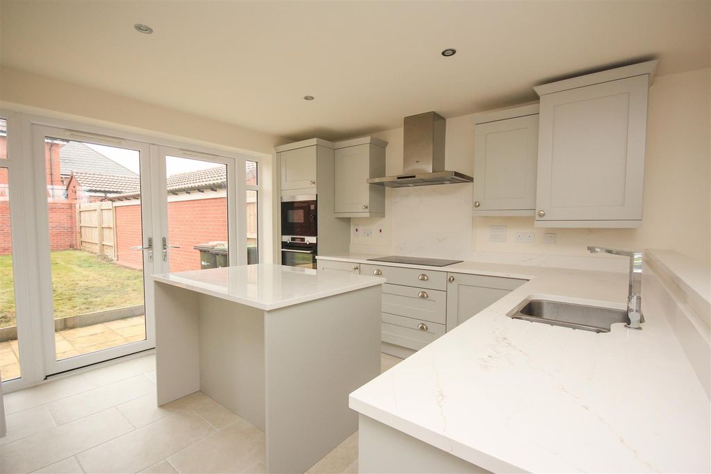Property photo 2 of 21 Kitchen 1.Jpg