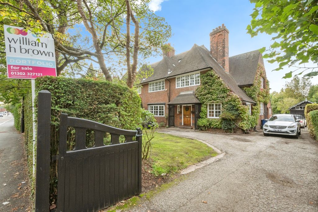 Property photo 1 of 26