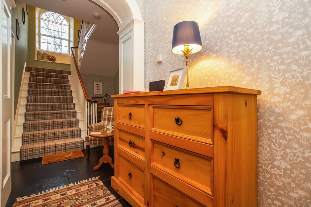 Property photo 3 of 24 Entrance Hall