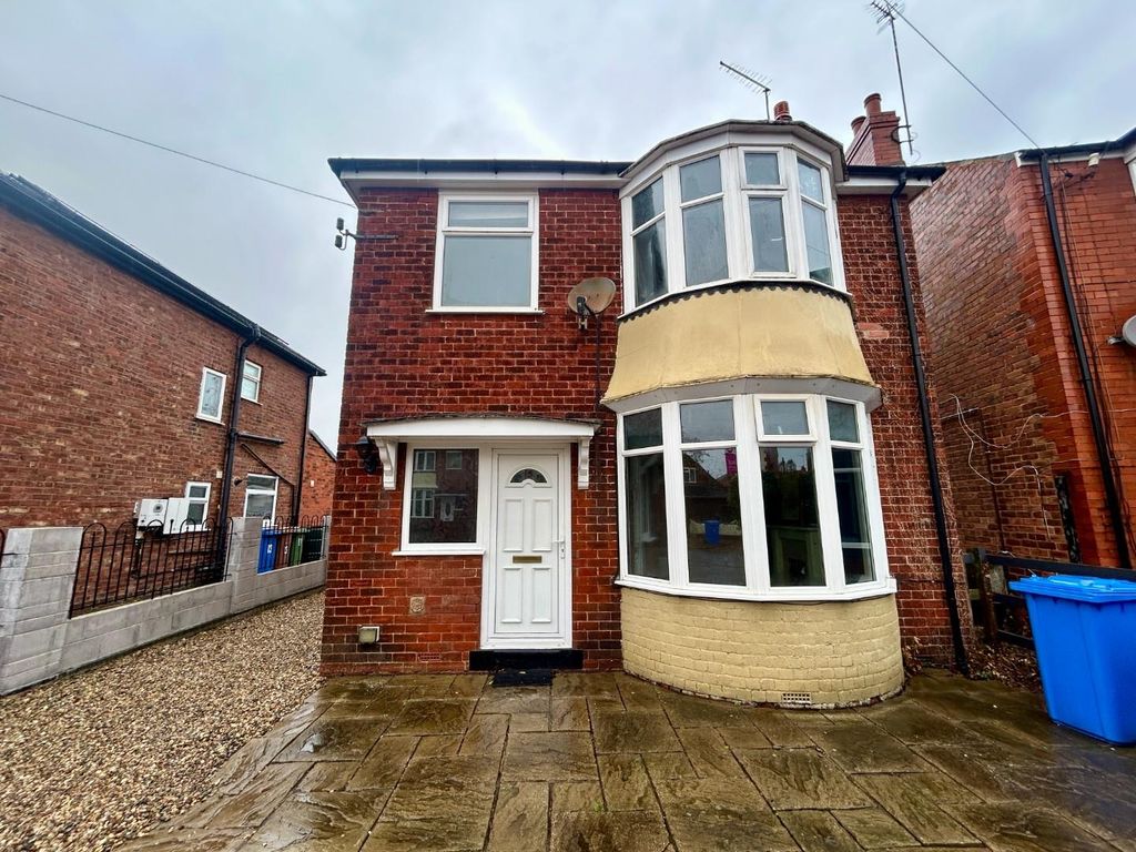 Property photo 2 of 29 Front Exterior