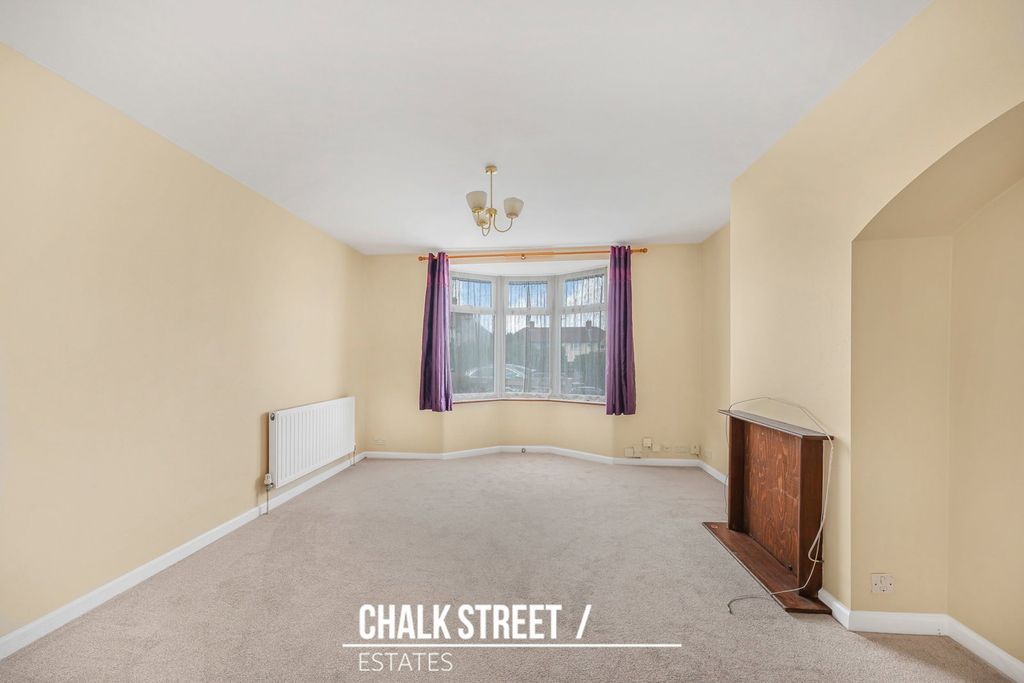 Property photo 2 of 26