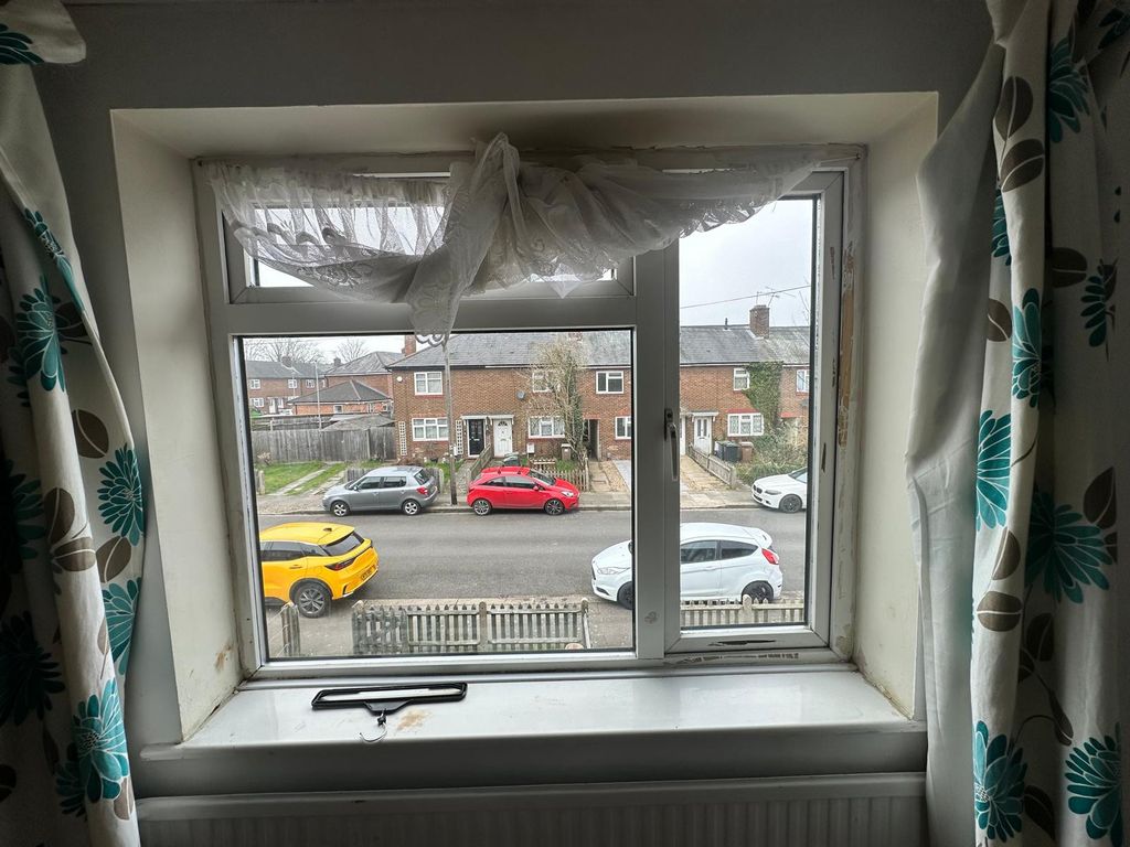 Property photo 2 of 25