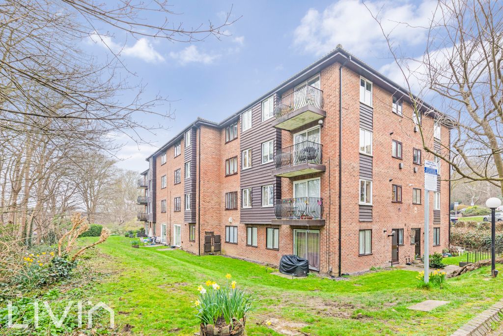 Property photo 1 of 9 Steep Hill, 11-38