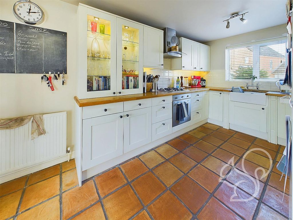 Property photo 2 of 18 Kitchen